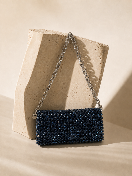 Lacivert kristal boncuklu Siren Large Bag stüdyo görünümü